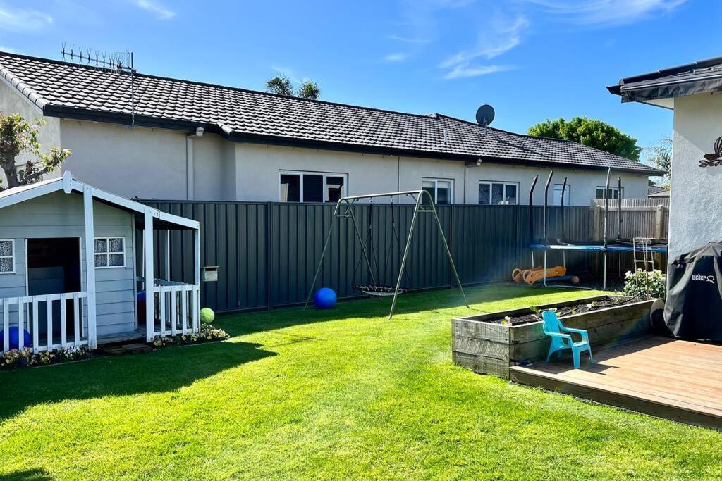 Sunny Delight In Clive Villa Buitenkant foto